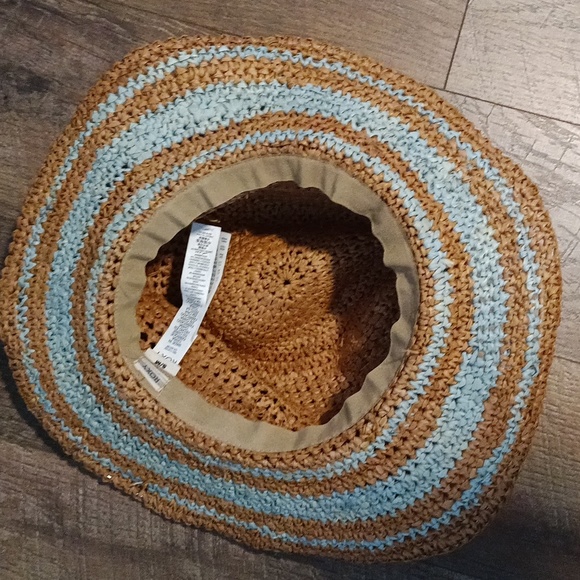 ROXY Sun Hat 🌞🦩 - Picture 6 of 8